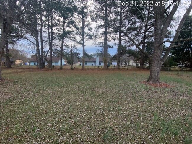 Photo - 1121 Strathdon Ave