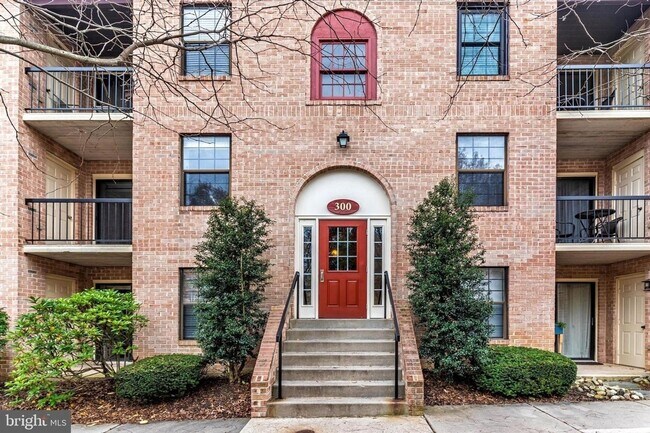 Photo - 321 Washington Pl