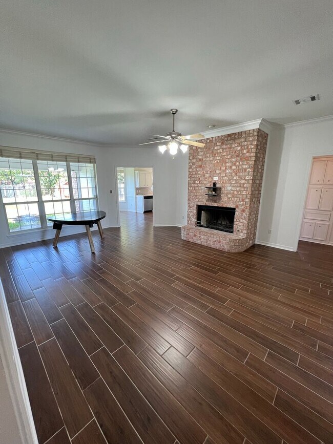 Photo - 3 bed/ 2 bath House in Golden Meadows