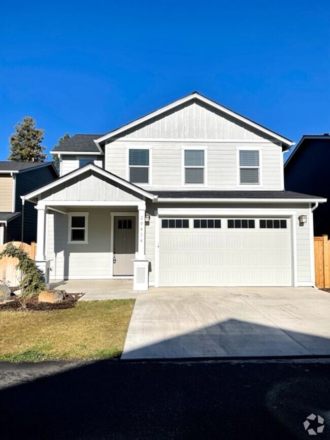 Building Photo - Like new, backs up the the canal, quiet cu... Rental