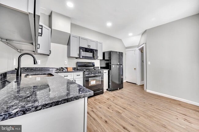 Photo - 25 Adella Ave