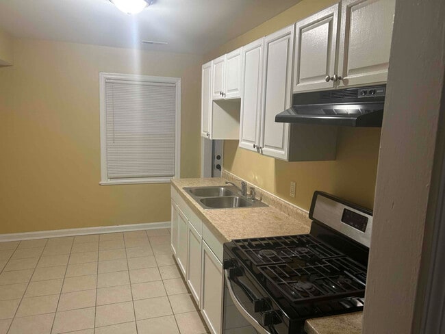 Photo - 16751 Crane Ave