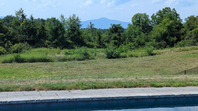 Photo - 29 Le Grand Ave