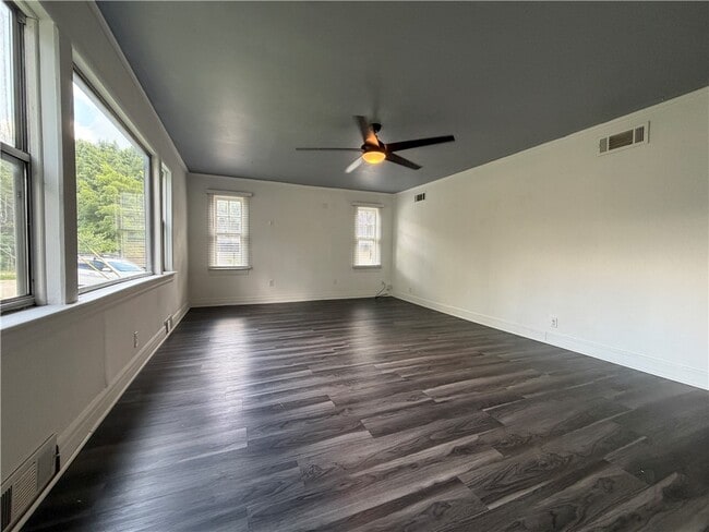 Photo - 1095 S Ray Ave