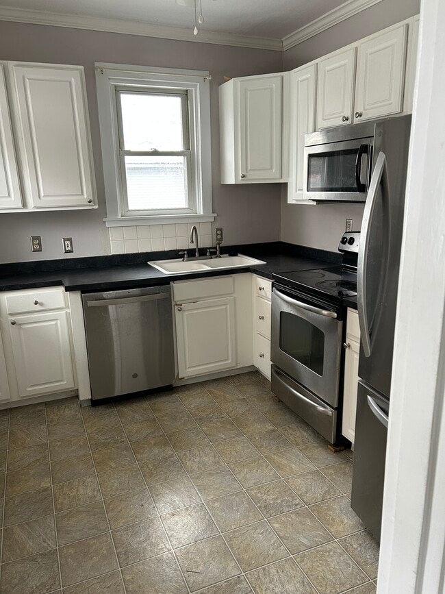 Kitchen - 17 S 24th St