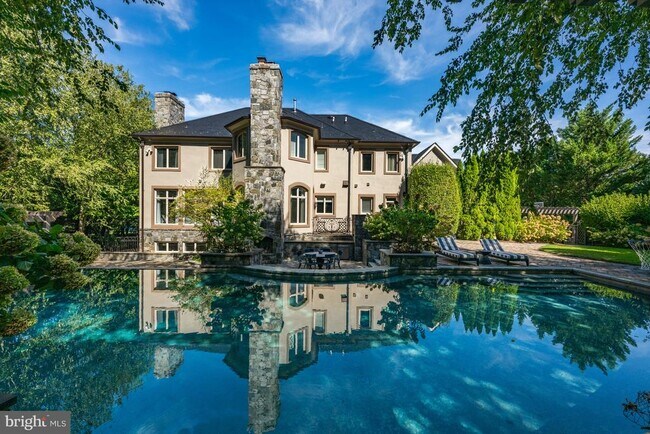 8305 Fox Haven Dr