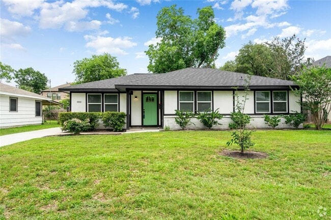 Building Photo - 3302 Westridge St Rental