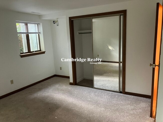 Building Photo - 175 Summer St Unit 2