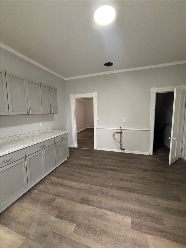 Photo - 622-632-632 Lewis St