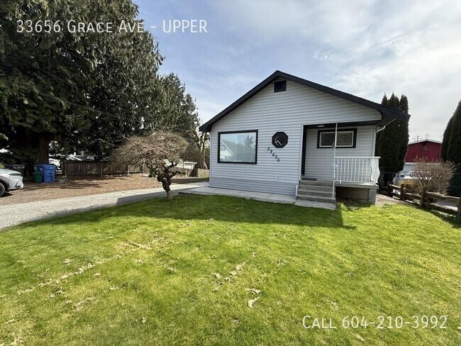 Photo - Spacious Renovated Upper in Matsqui Unit UPPER