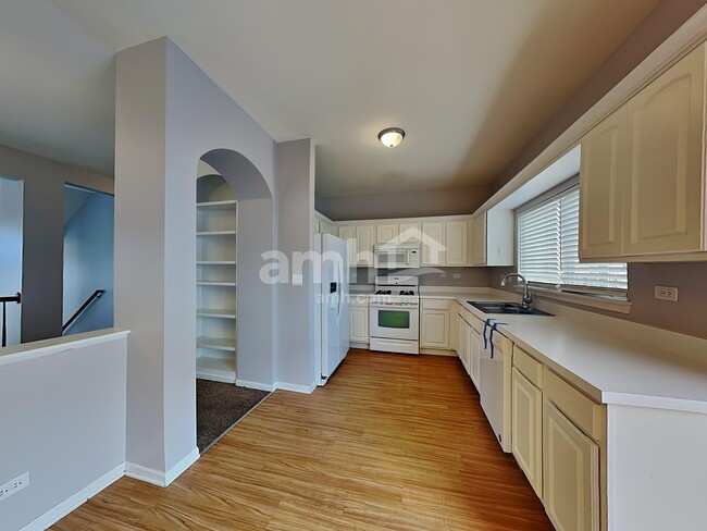 Photo - 2409 Courtyard Cir