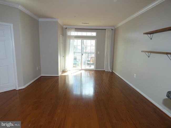 Photo - 2465 Army Navy Dr