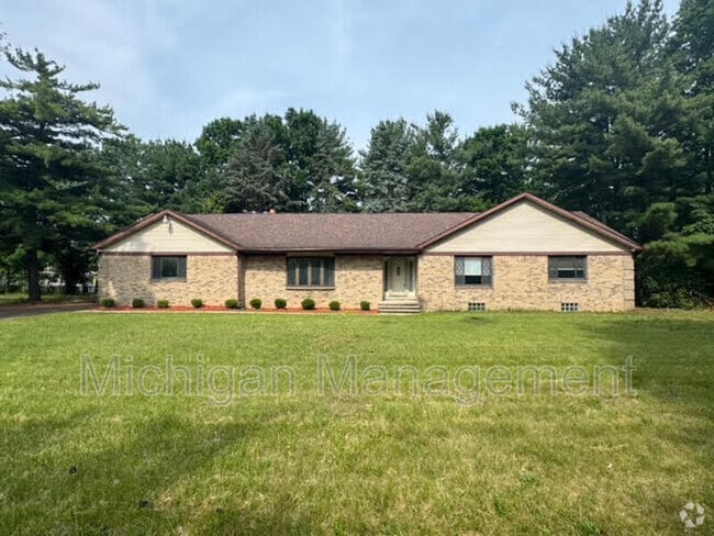 Building Photo - 40250 Pinetree Dr Rental