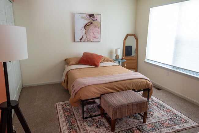 Building Photo - 3270 Greenwich Ct Unit CT Rental