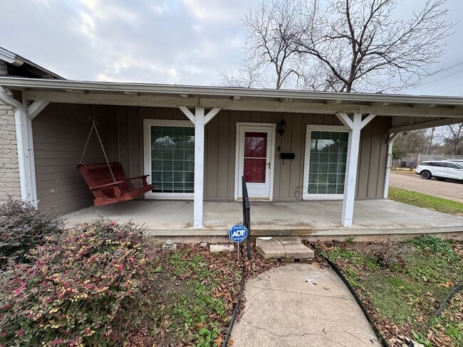 Photo - Large Corner Lot Waco Home