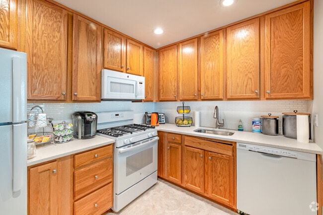 1BR, 1BA - 650SF - Residence Model A - Kitchen
