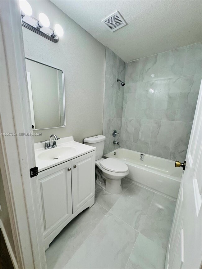 Photo - 1592 SE 27th Ct