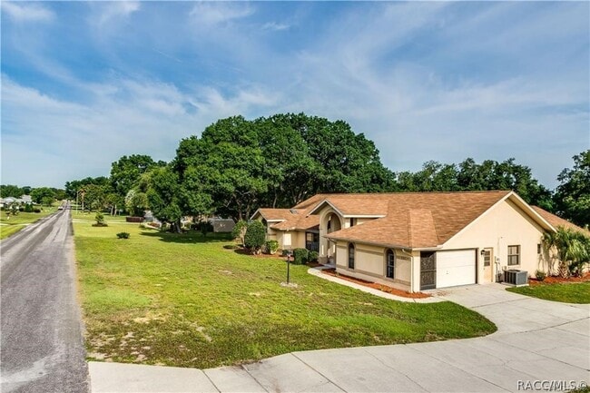 Photo - 335 E Falconry Ct