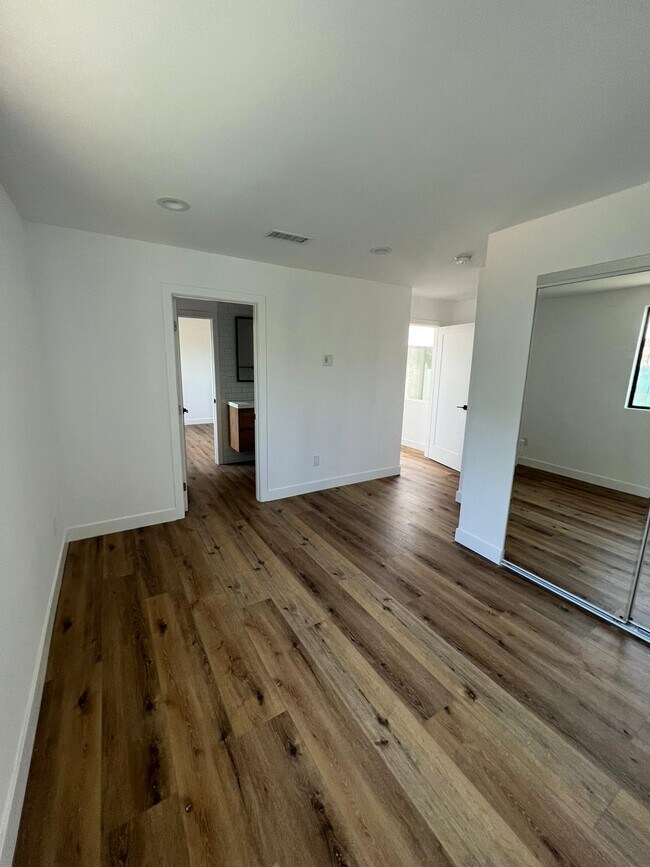 Photo - 6901 Variel Ave Casa