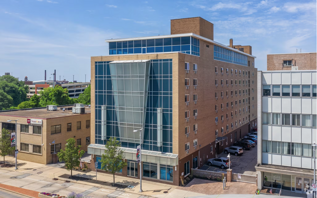 Building Photo - University Studios Rental