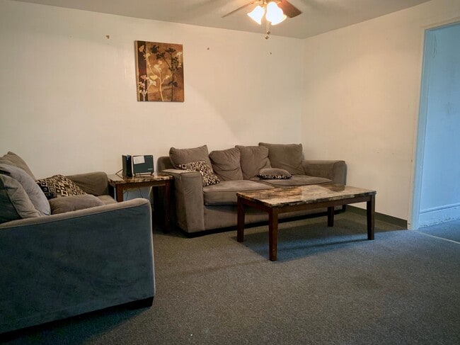 Photo - 155 Oak St