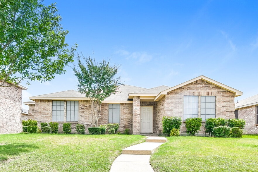 1056 Bumble Bee Dr