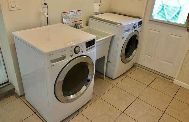 Photo - 11 NE 17th Ave