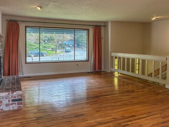 Photo - Beaverton Home Available ! Inquire today for a tour !