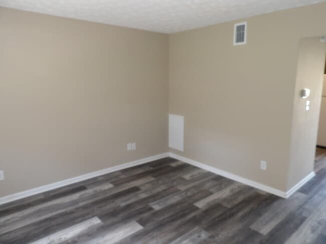 Photo - 432 Harrodsburg Ln