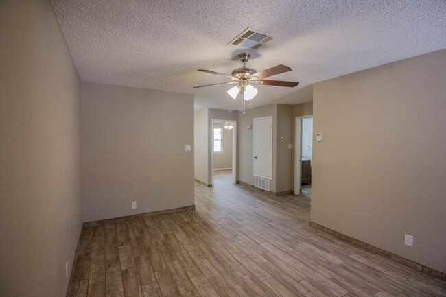 Photo - 203 N Scenic Dr Unidad B