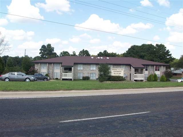 Photo - 305 Lakewood Dr Apartments