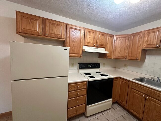 Photo - 282 Grove St