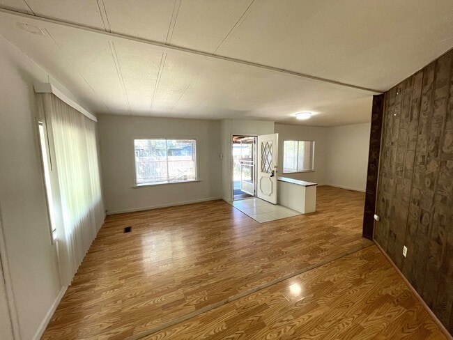 Photo - 9390 Lott Rd