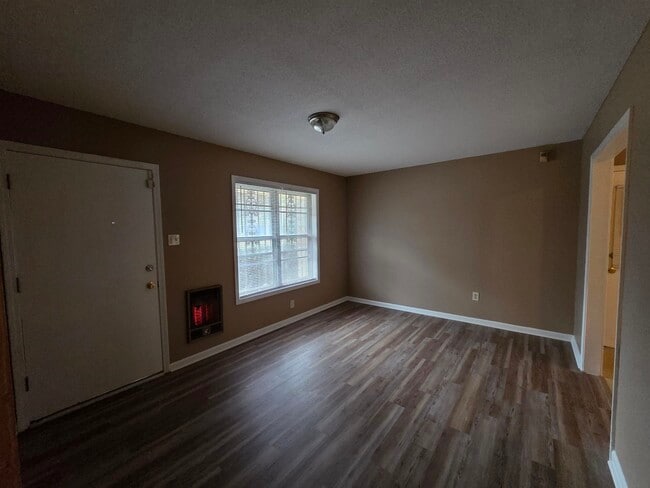 Photo - 2192 Lisa Ave