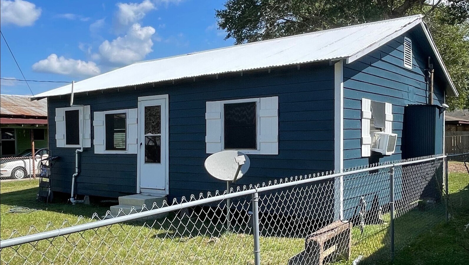 Photo - 221 Gustave St