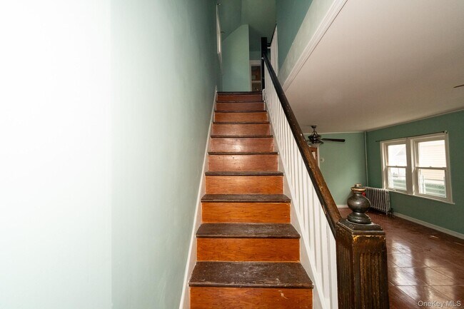 Photo - 105-41 90th St