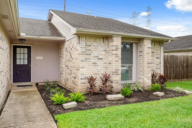 Photo - 2911 Garden Ln