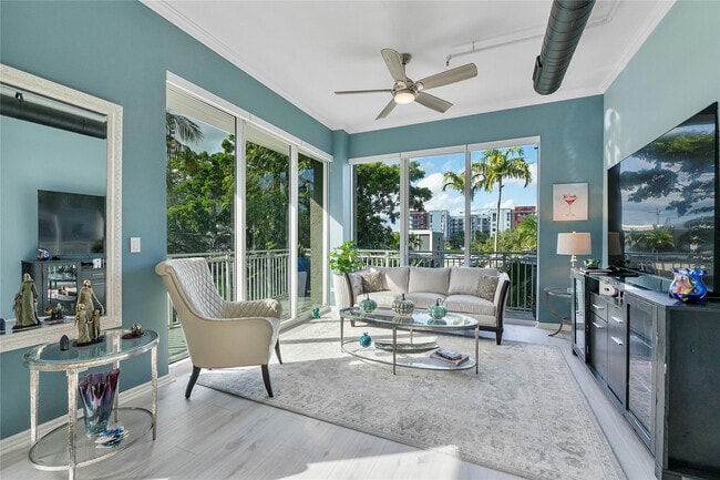 Photo - 313 NE 2nd St Unidad 204