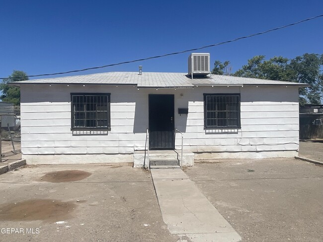 Photo - 7135 Stiles Dr House