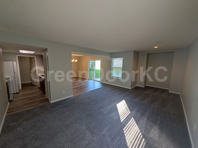 Photo - 16520 W 141st St