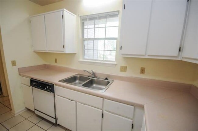 Photo - 1515 Paul Russell Rd