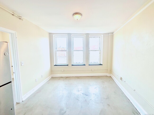 Photo - 77 Bank St Unit 3A