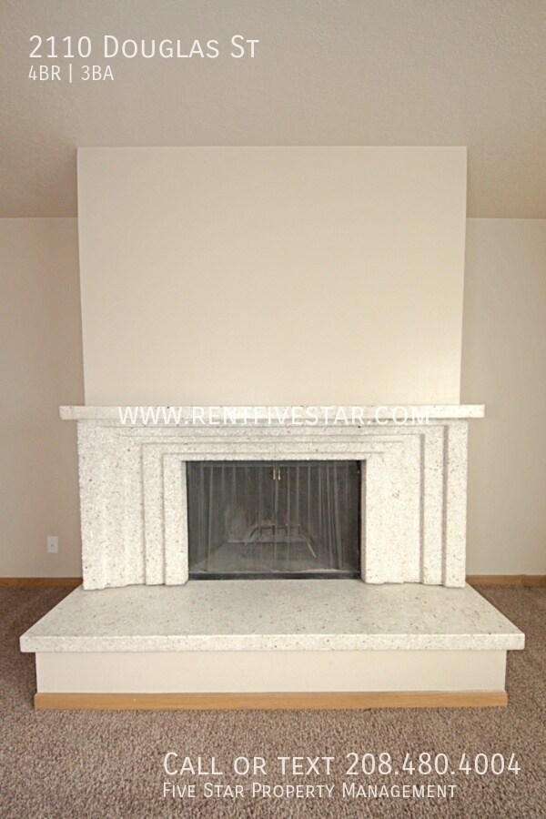 Photo - 2110 Douglas St