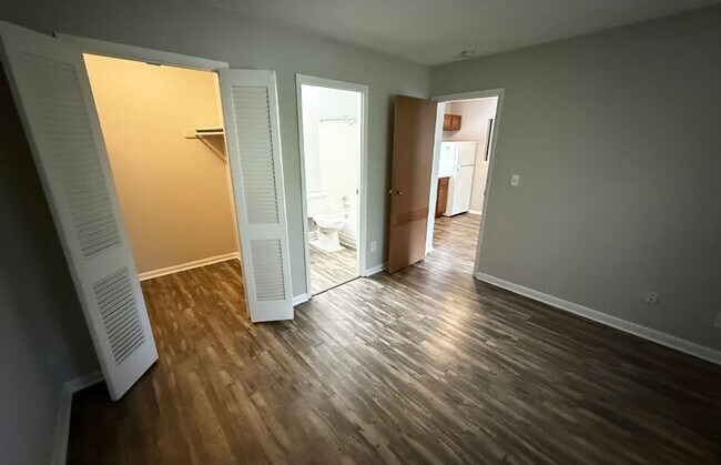 Photo - 3033 Clifton Ave Unit 3033-10
