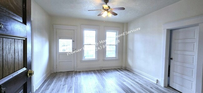331 W North St Unit 5