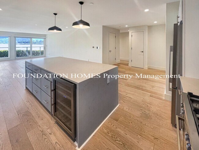 Photo - VIDEO - Ultra-Luxury Unit with SF City Vie...