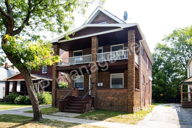 Rent Your Dream Home in Lakewood, OH! - Rent Your Dream Home in Lakewood, OH! Unidad Down