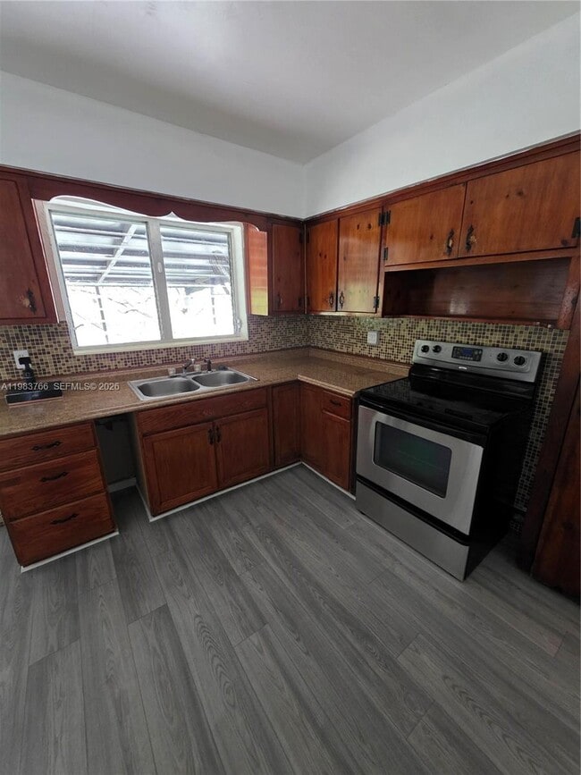 Photo - 1 Esplanade Dr