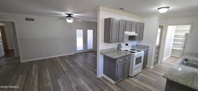 Photo - 125 Elmwood Dr