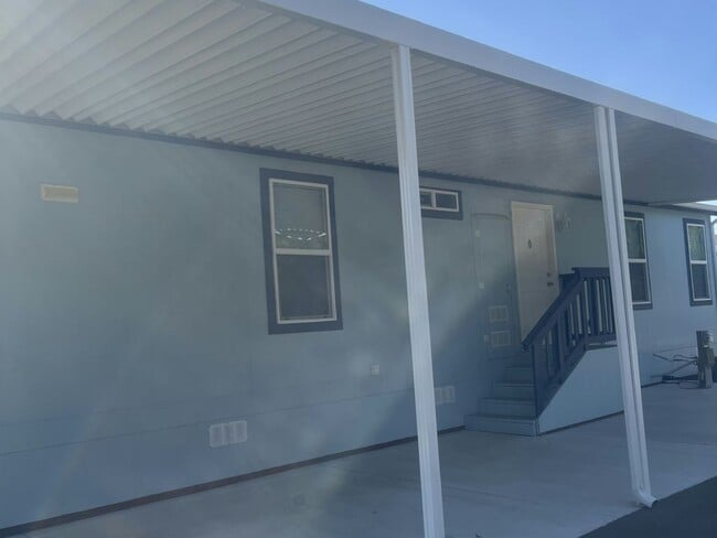 Photo - 415 N Akers St